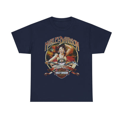 Vintage Harley-Davidson T-Shirt: Stunning Pin-Up Girl & Iconic Logo Design!