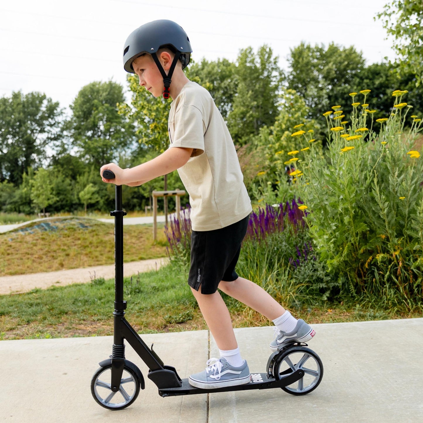 Black - Big 2 Wheel Scooter