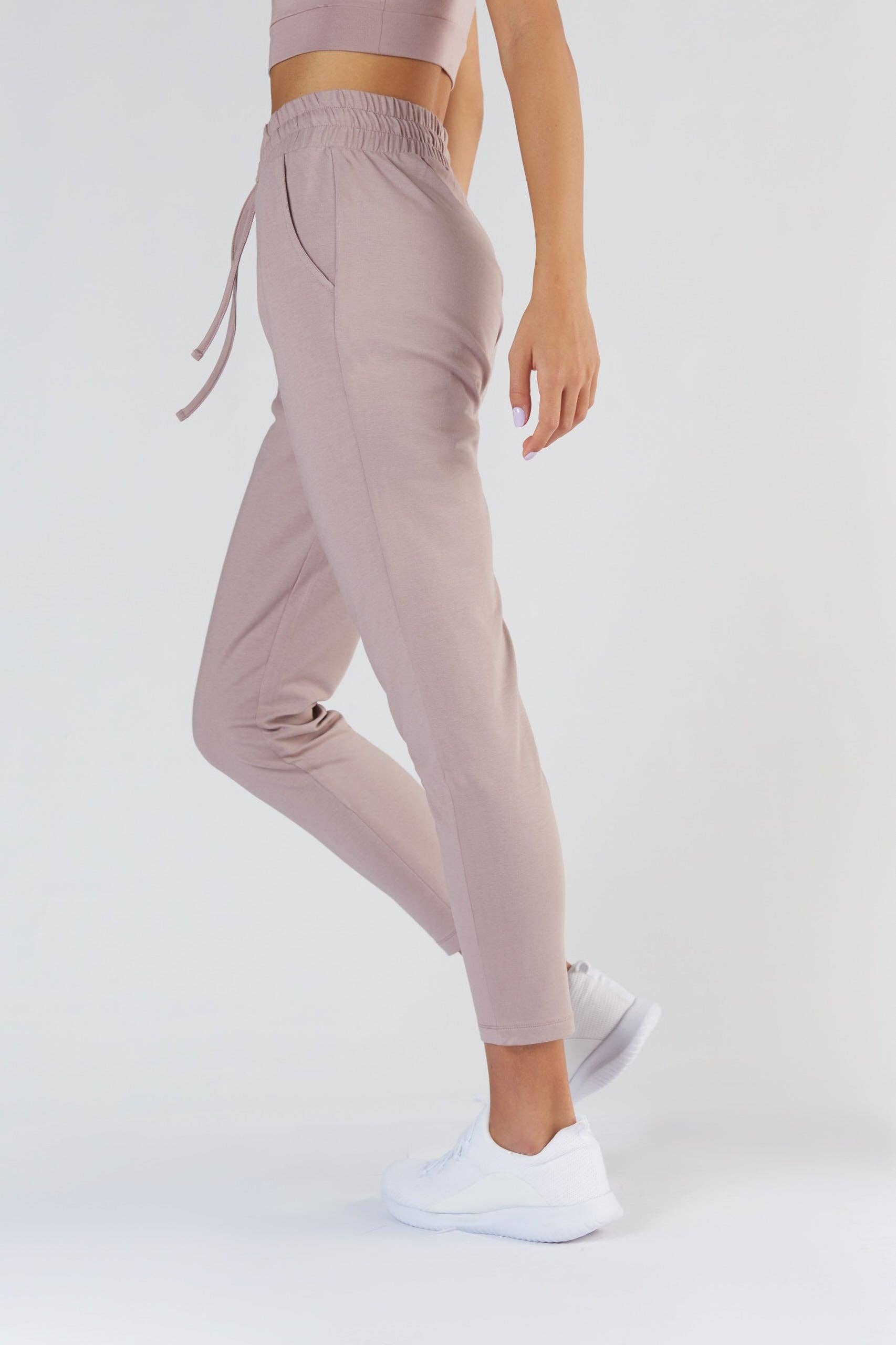 Close-up of adjustable waistband on Earth Wardrobe's stylish Tencel sweatpants, designed for a perfect fit.