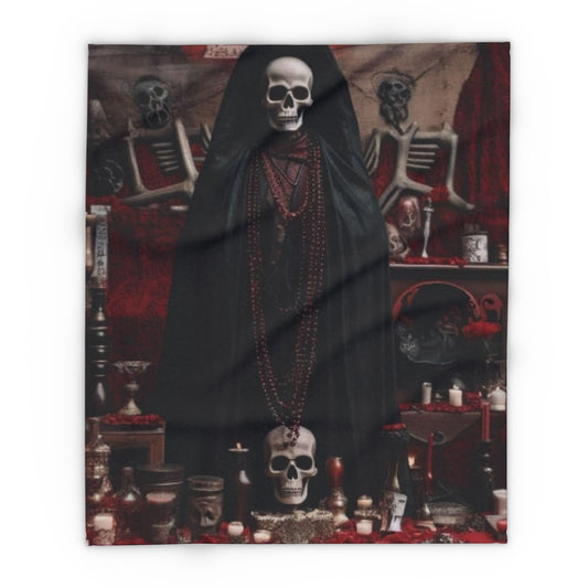 Elegant Decorative and Warm Halloween Spooky Arctic Fleece Blanket showcasing a dramatic skull-themed design, perfect for adding a touch of sophistication to your Halloween decor.
