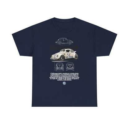 Chic navy Volkswagen Beetle T-shirt featuring a captivating depiction of the Herbie 53 racing car, highlighted by detailed technical sketches and Spanish phrasing, perfect for fashion-forward car lovers.