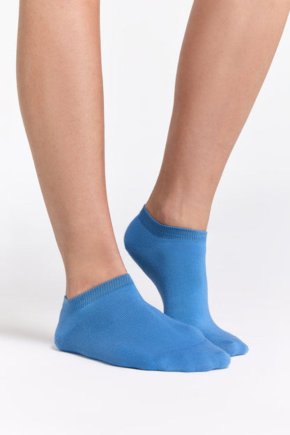 Stylish and soft organic cotton trainer socks in a sophisticated 6-pack suited for daily luxury wear.