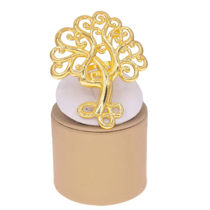 Stylish adjustable fashion rings for women in a chic gold plating, designed with unique shapes for sophisticated jewellery lovers.