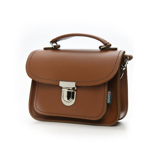 Elegant Luna Handmade Chestnut Leather Bag showcasing its adjustable strap for versatile styling, crafted from premium leather in a stunning chestnut hue.