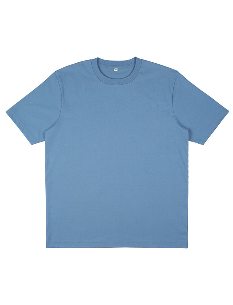 Luxurious Organic Extra Heavy T-Shirt crafted from 100% cotton, ideal for both men and women, showcasing sustainable fashion.