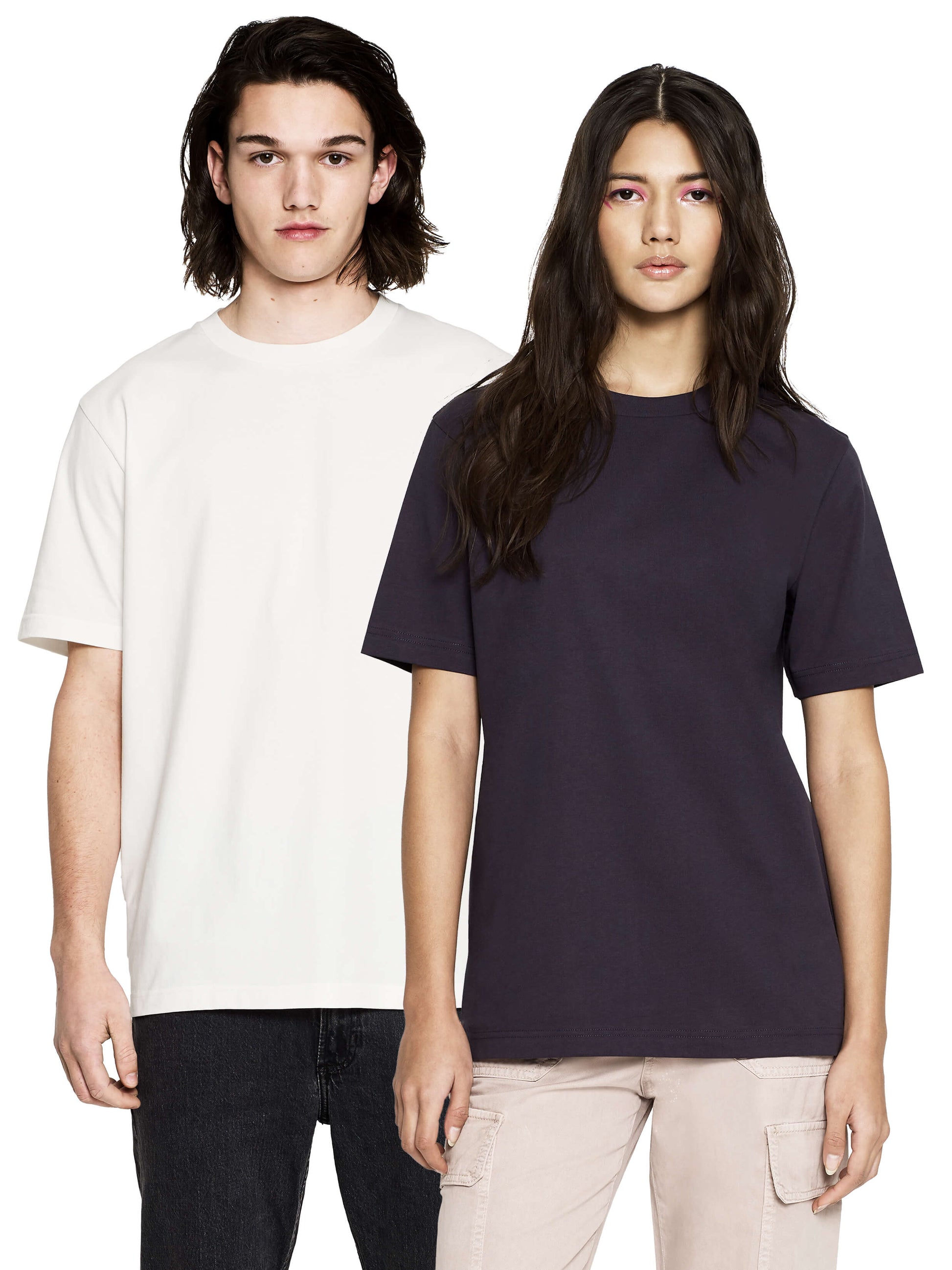 Luxurious Organic Extra Heavy T-Shirt for Men and Women, crafted from 100% cotton, vegan-friendly and CO2 neutral, embodying sustainability and elegance, designed by Earth Wardrobe.