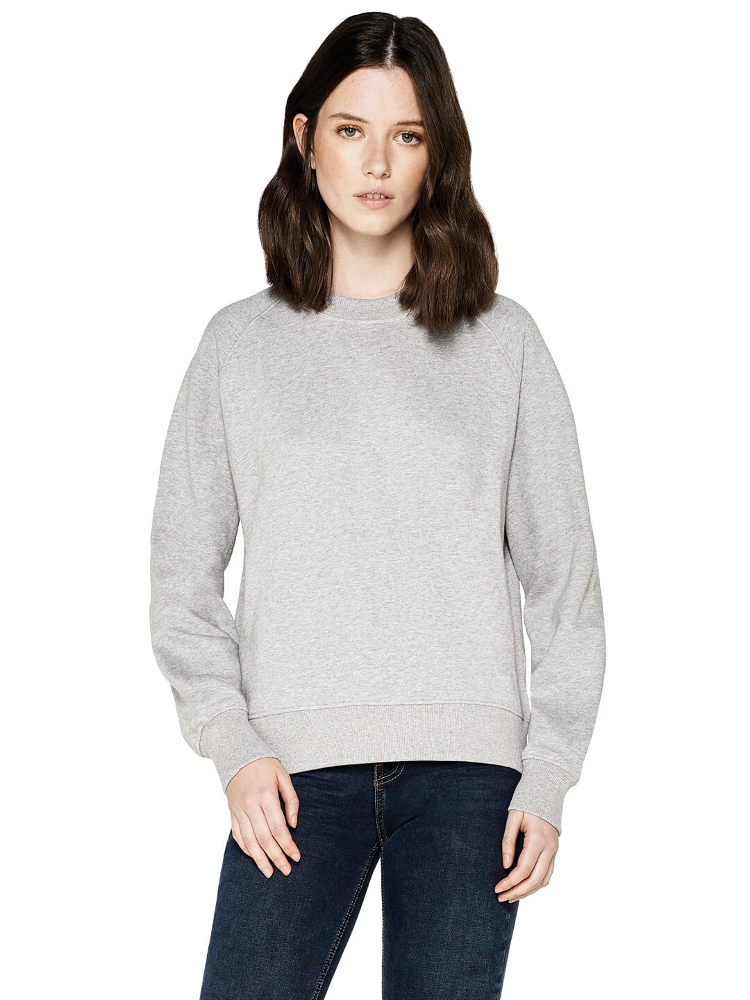 Luxurious organic cotton raglan sweatshirt for women, eco-friendly and vegan, featuring a stylish design for sustainable fashion.