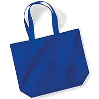 Model carrying the Luxury Organic Cotton Maxi Tote, illustrating its one-size-fits-most versatility and elegant aesthetic.