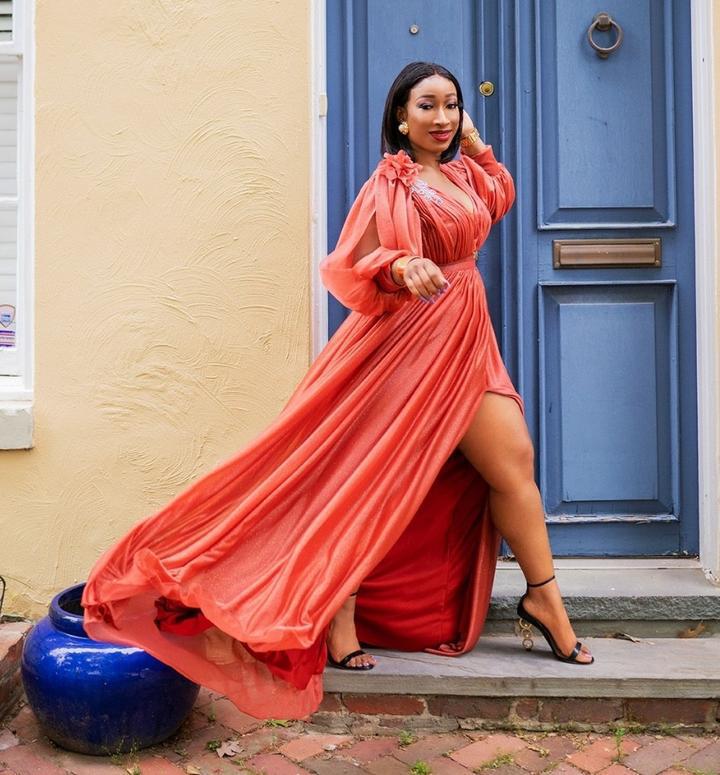 Chic detail of the long sleeve pullover design of the elegant African maxi dress, perfect for any sophisticated occasion.