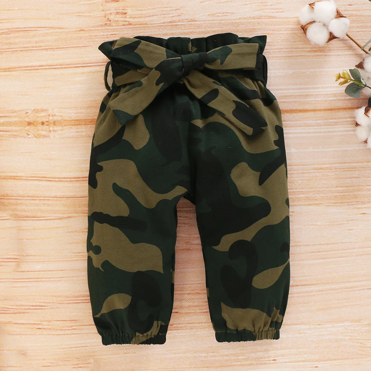 Luxury camouflage baby clothes set for boys and girls, featuring a stylish 3-piece knitted outfit crafted from blended cotton, suitable for ages 0-12 months.