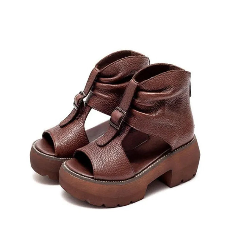 Luxurious women's open toe gladiator sandals made from split leather, designed for a relaxed yet fashionable summer look.