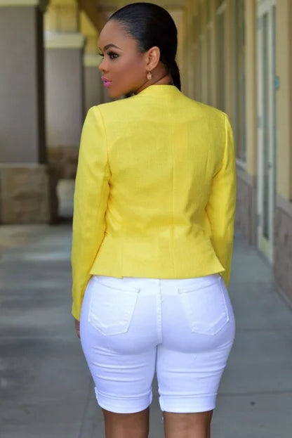 Fashionably styled luxury women's ripped denim shorts in various sizes from S to 2XL, ideal for casual summer outfits with a trendy edge.