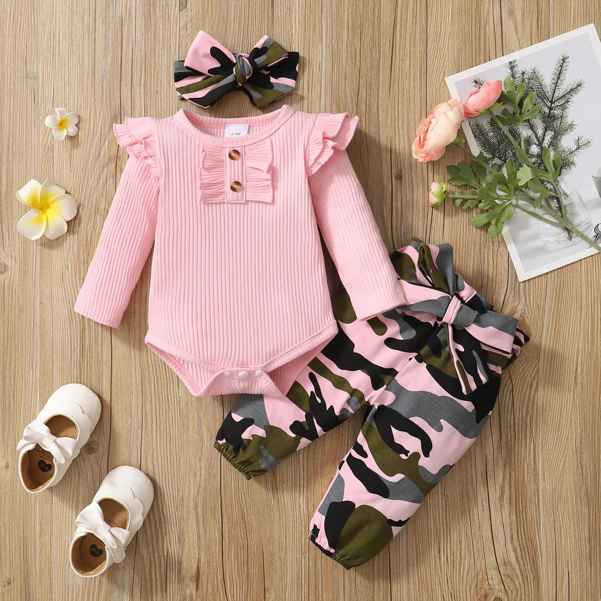 Charming baby clothing ensemble featuring a knitted camouflage outfit, ideal for spring and autumn, appealing to both boys and girls aged 0-12 months.