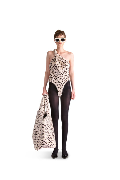 Stylish Helen Anthony oversized faux fur bag showcasing a chic animal print design and multiple slip pockets for enhanced organisation.