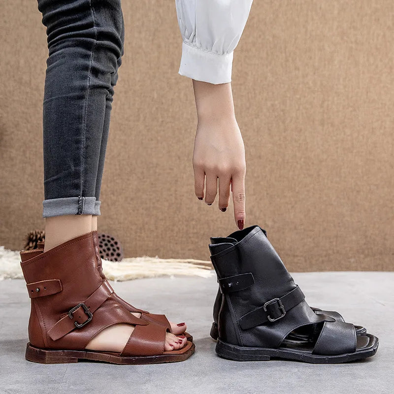 Comfortable and fashionable women's gladiator sandals with a low heel, designed for effortless summer style.