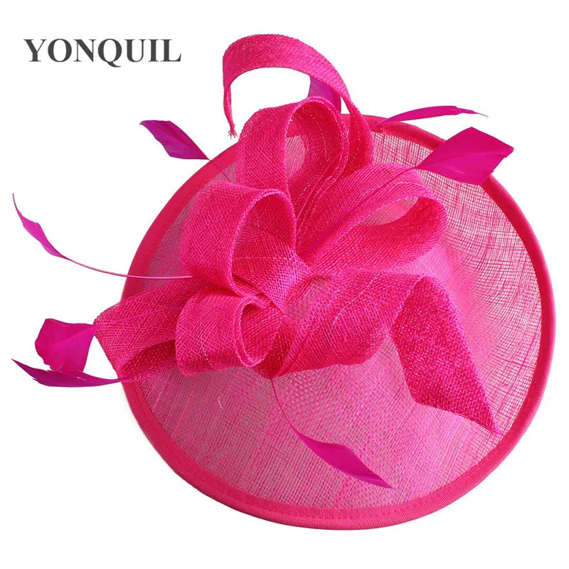 Chic derby fascinator hat for women featuring a refined headband design, ideal for bridal occasions and garden parties.