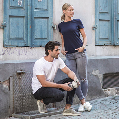 Luxury organic cotton men's t-shirt in contemporary fit available in sizes XS to 3XL, showcasing elegant comfort and style.