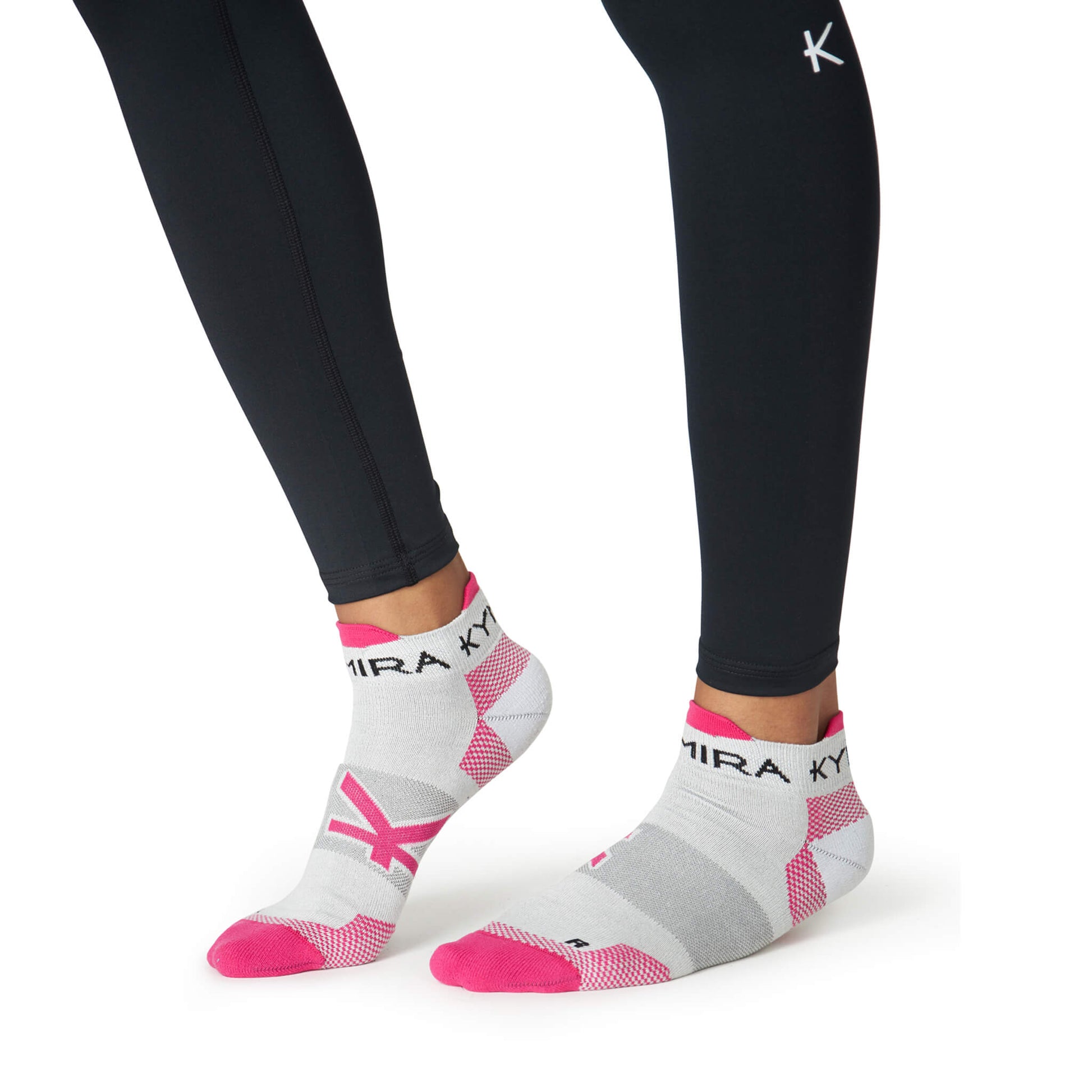 KYMIRA Infrared ankle socks with anti-rub tabs and ribbed cuffs, ideal for performance and recovery in any fitness regimen.