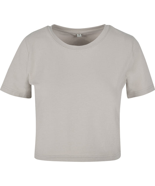 Close-up of the round neckline and short sleeves of the organic cotton cropped t-shirt for women, showcasing soft, premium materials ideal for comfort and elegance.