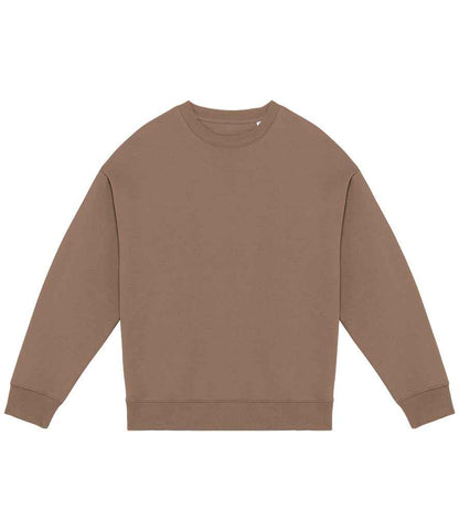 Aesthetic presentation of the Earth's Wardrobe oversized sweatshirt, accentuating the 2 x 1 ribbed cuffs and hem for both comfort and style.