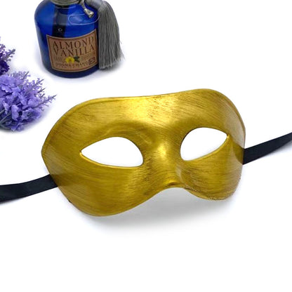 Elegant Half Face Halloween Masquerade Party Mask in Gold, featuring a luxurious finish ideal for masquerade balls and grand celebrations.