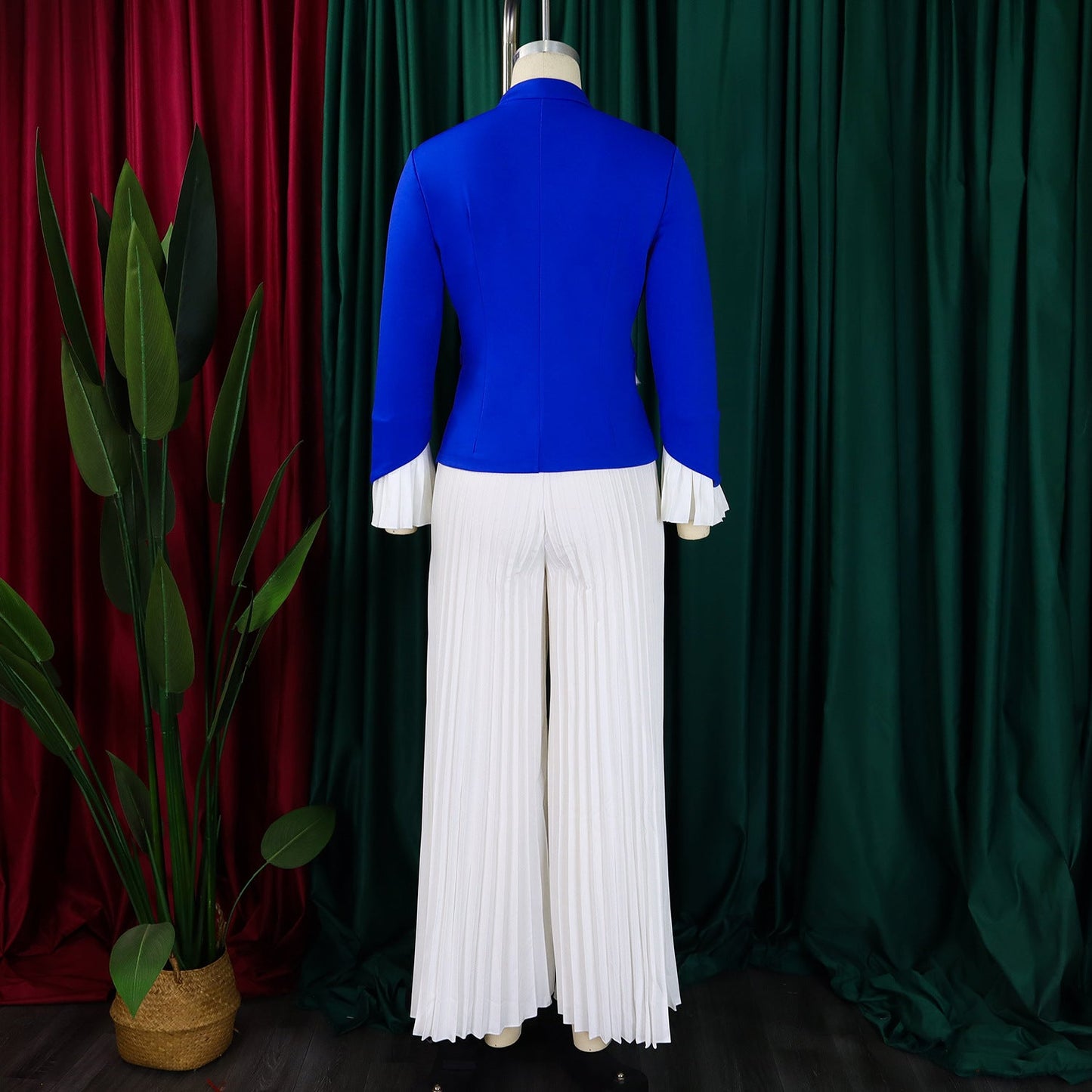 Elegant wide leg pants from CM.YAYA Women's Plus Size office attire, designed in a rich fabric perfect for autumn and winter seasons.