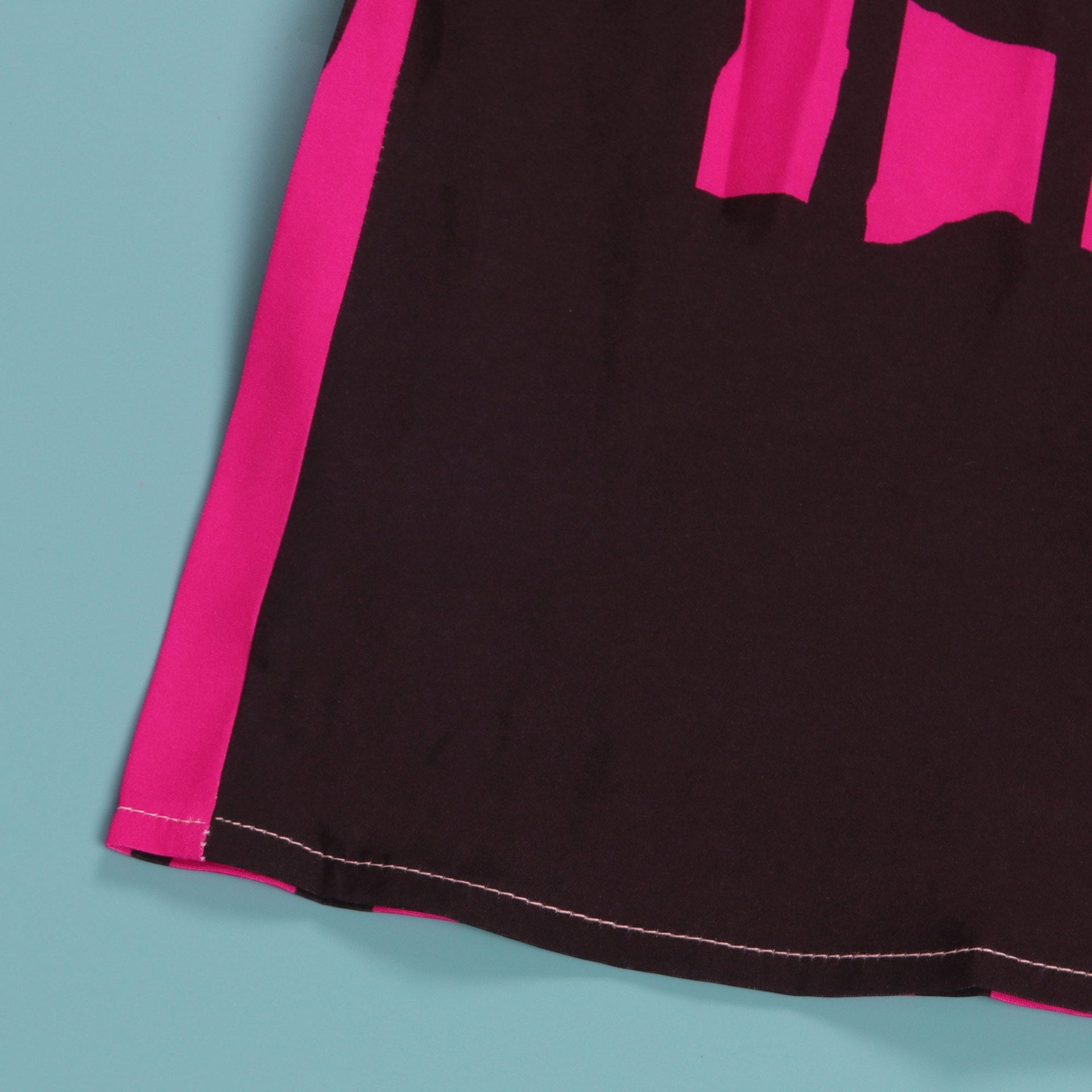 Fashion-forward CM.YAYA Women’s Sleeveless Striped Jumpsuit, ideal for effortlessly chic summer outings.