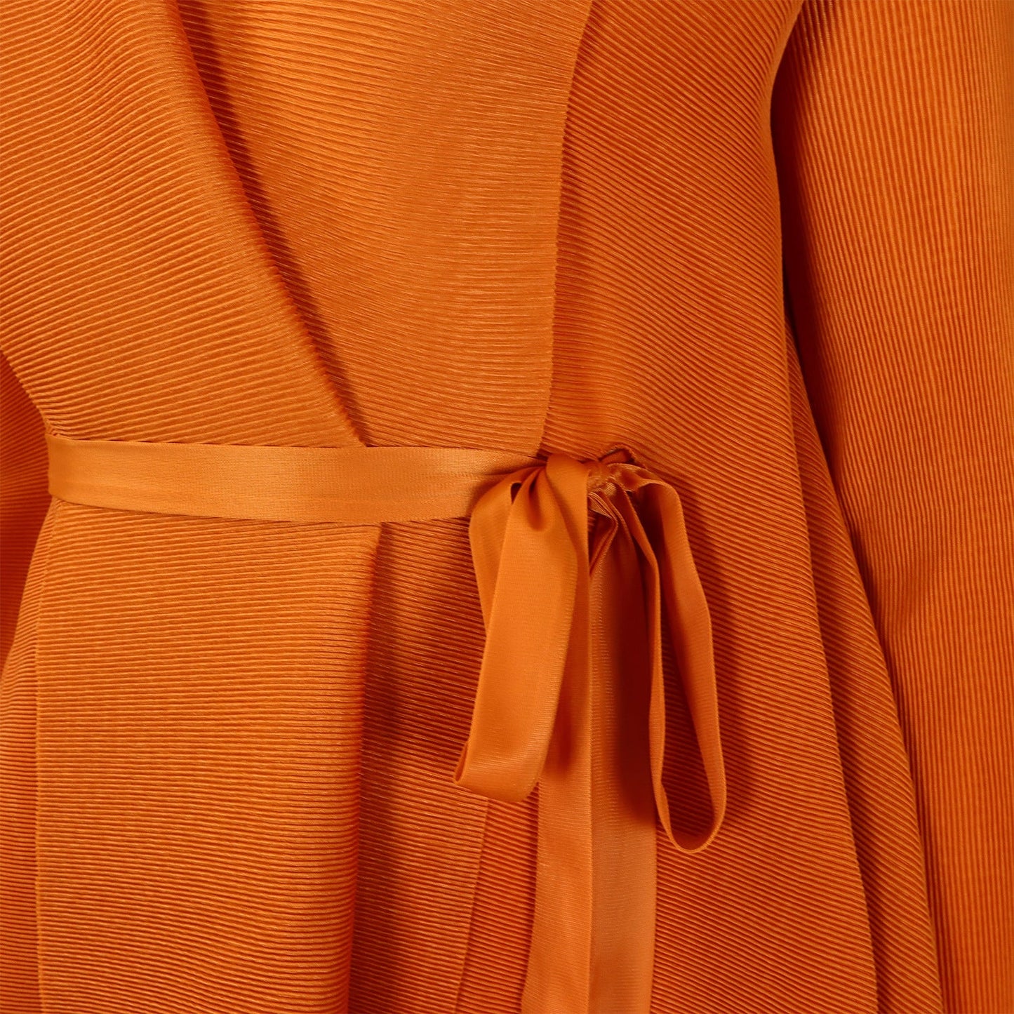 Elegant CM.YAYA women's gradient 2 piece ensemble featuring a full sleeve blouse and pleated long skirt, perfect for autumn and winter fashion.