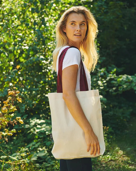 Premium Fairtrade Organic Twill Bag featuring stylish contrast handles, crafted from heavyweight 210gsm organic cotton, dimensions 42cm x 38cm x 7cm, ideal for an eco-conscious and luxurious lifestyle.