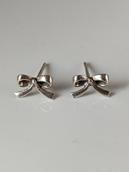 Silver Steed Bow Stud Earrings