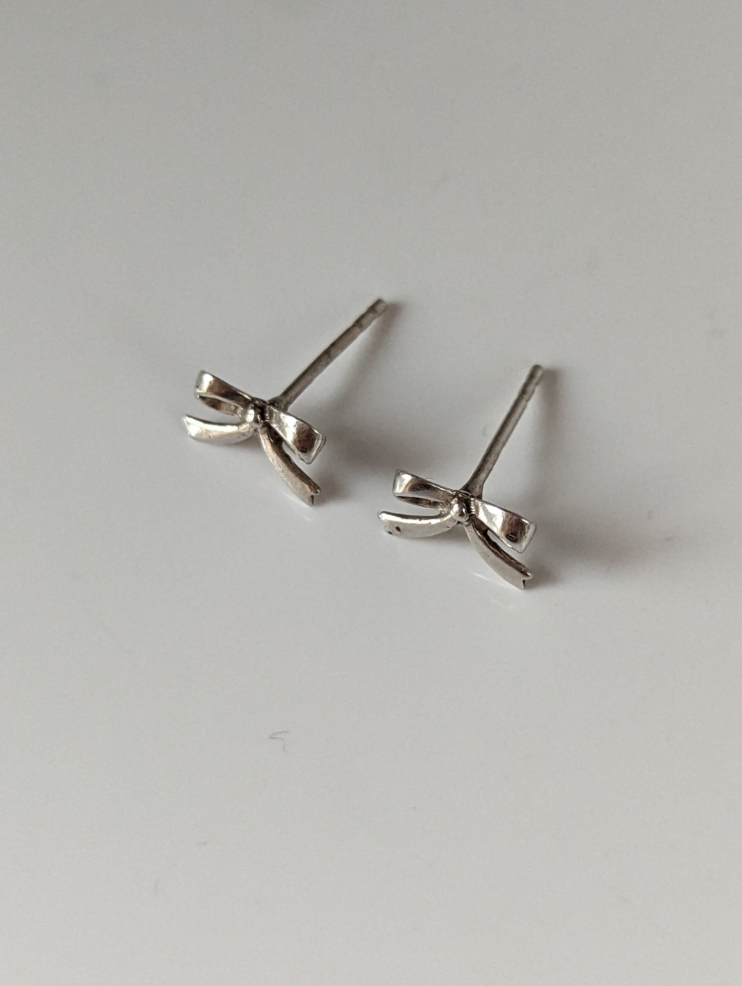 Silver Steed Bow Stud Earrings