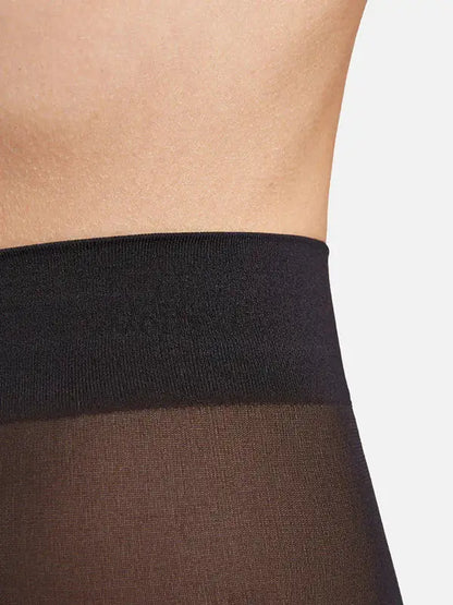 Close-up of the waistband on Women's Secret Sheer Plush Lined Tights, emphasising luxurious comfort and a sleek silhouette.