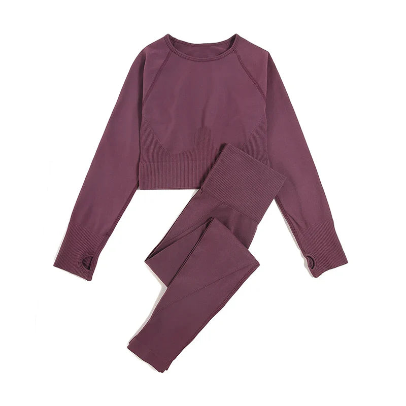 Close-up of WAREBALL Seamless Yoga Set showcasing the premium quality fabric and seamless design, perfect for upscale yoga sessions.