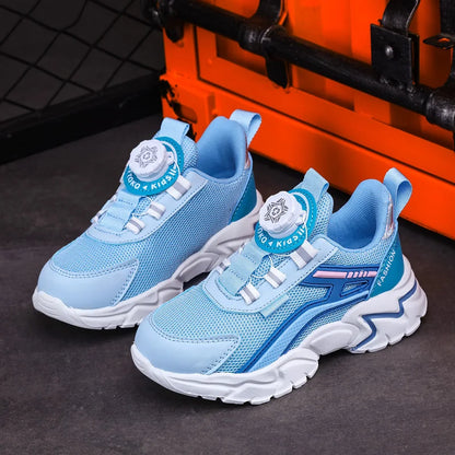 Elegant black mesh casual running shoes for boys aged 7-13, featuring a breathable design that ensures comfort during all seasons.