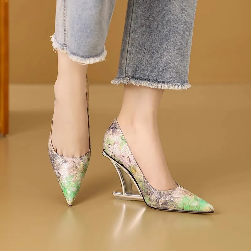 High-quality PU material used in ZHUISHU women's floral spring pumps, designed for both comfort and style.