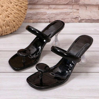 Sumptuous high heel sandals for women with a minimalist design, ideal for both indoor and outdoor summer gatherings.