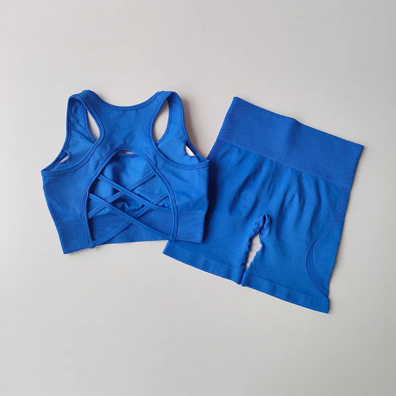 Complete Women's Fitness Set featuring a seamless design and high-quality nylon, perfect for fashionable and functional workouts.