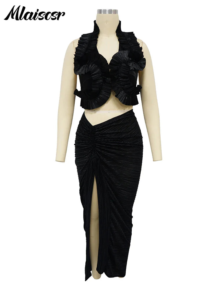 Close-up of the V-neck crop top detailed with ruched design, part of the Mlaiscsr black dress set for women.