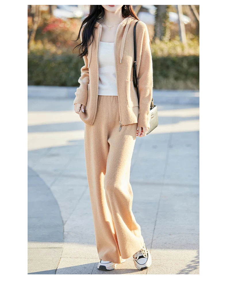 Luxurious women's crewneck hooded cardigan made from 100% Merino wool, perfect for a casual yet elegant winter look.