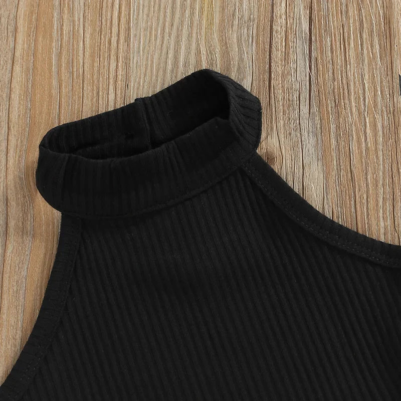 Chic waist bag included in the luxurious girls' summer clothing set, designed for convenience and style in summer outings.