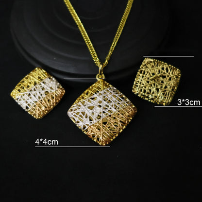 Stylish presentation of the complete 24K gold-plated jewelry set, ideal for classy events and parties, made with premium zinc alloy.
