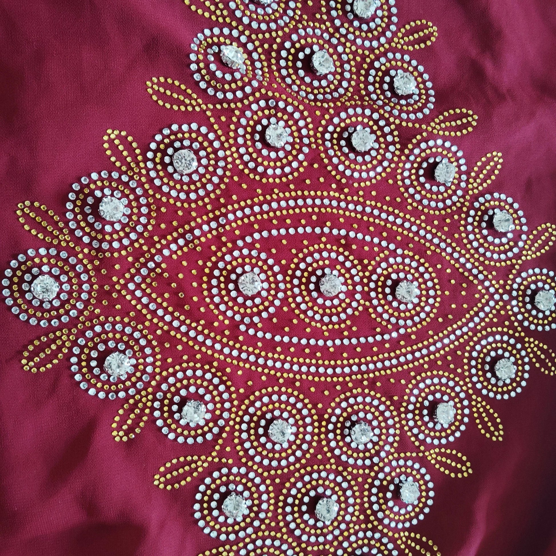 Luxurious chiffon African Dashiki abaya for women, elegantly crafted with batwing sleeves, showcasing a stunning Dubai-inspired maxi kaftan design.