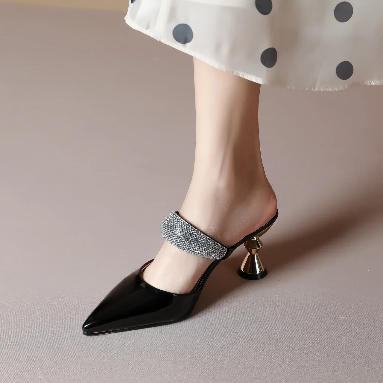 Chic women's high heel slippers with a stunning crystal design, ideal for adding a touch of luxury to summer outfits.