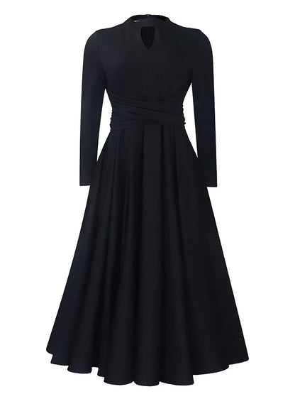 Elegant long dashiki Ankara dress designed for plus size women, showcasing vibrant African patterns for special occasions.