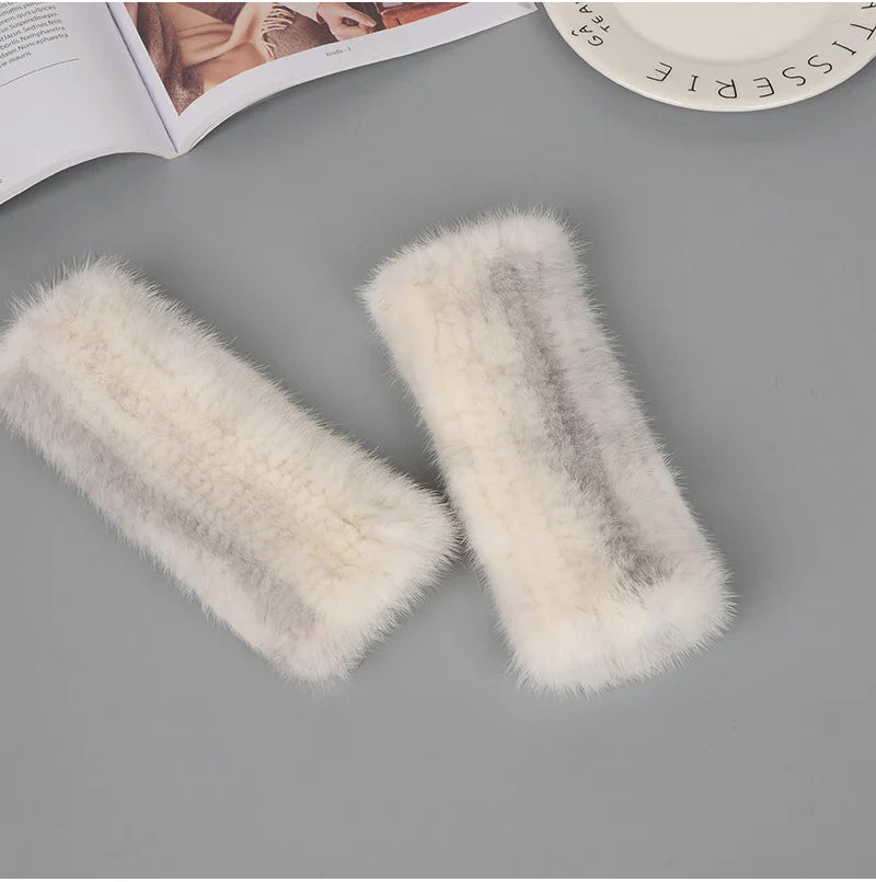 High-quality mink fur gloves for women, offering a sophisticated look and functionality for comfortable typing.