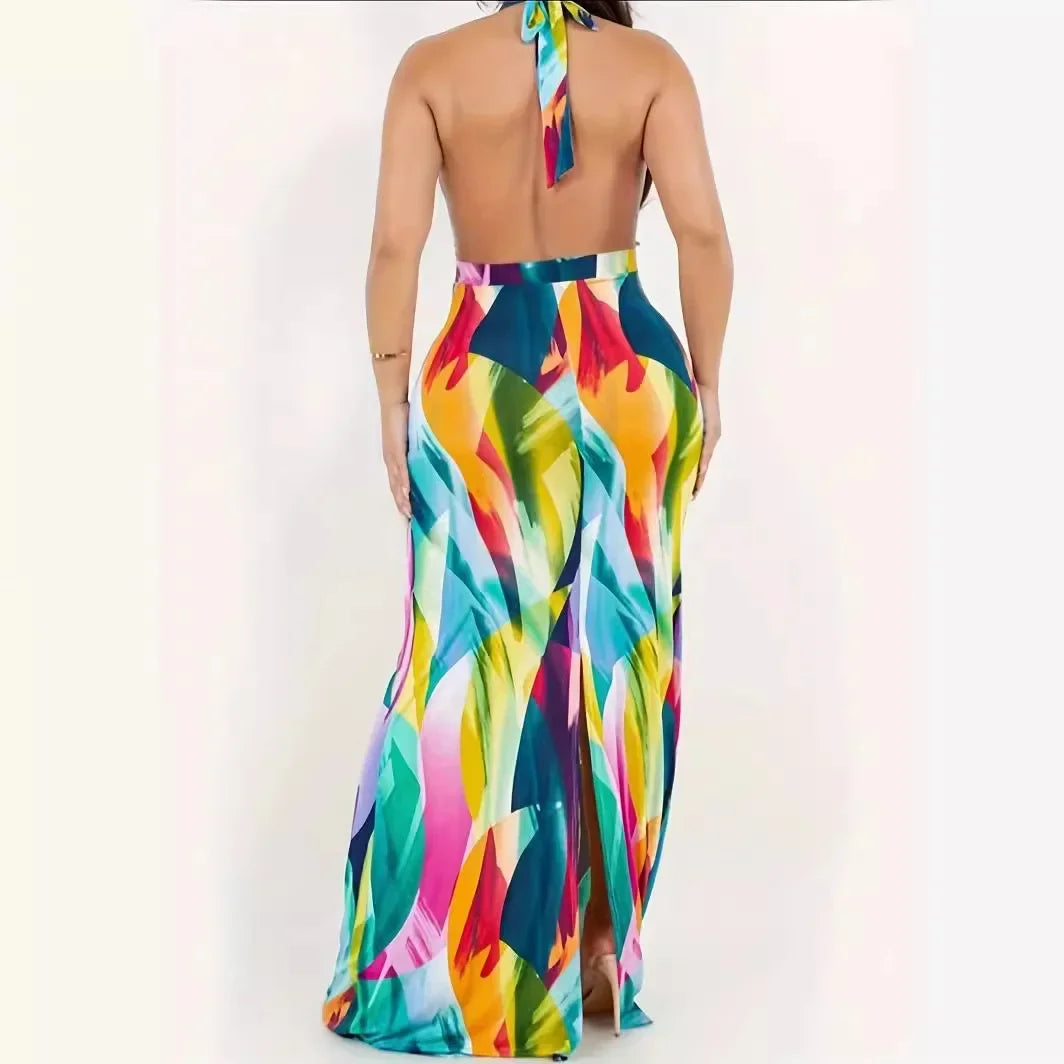 Stylish sleeveless vestido for women featuring a modern halter neck design, a statement piece for elegant gatherings.