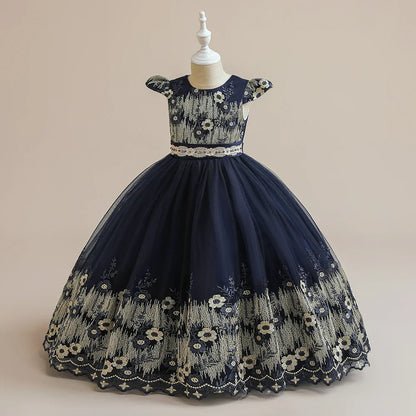 Delicate ankle-length princess dress designed for girls, showcasing a beautiful floral pattern ideal for birthdays and first communions.