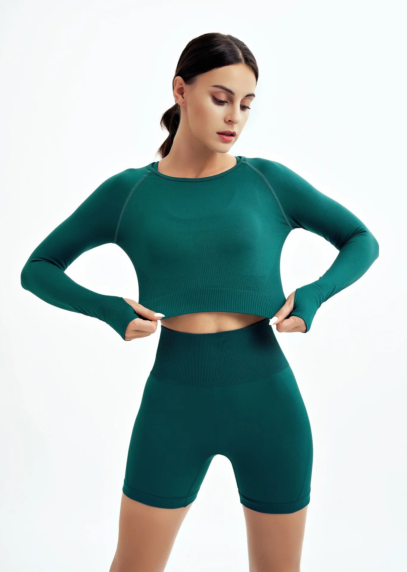 Chic WAREBALL seamless yoga ensemble in wine colour, designed for women, delivering comfort and style during workouts.