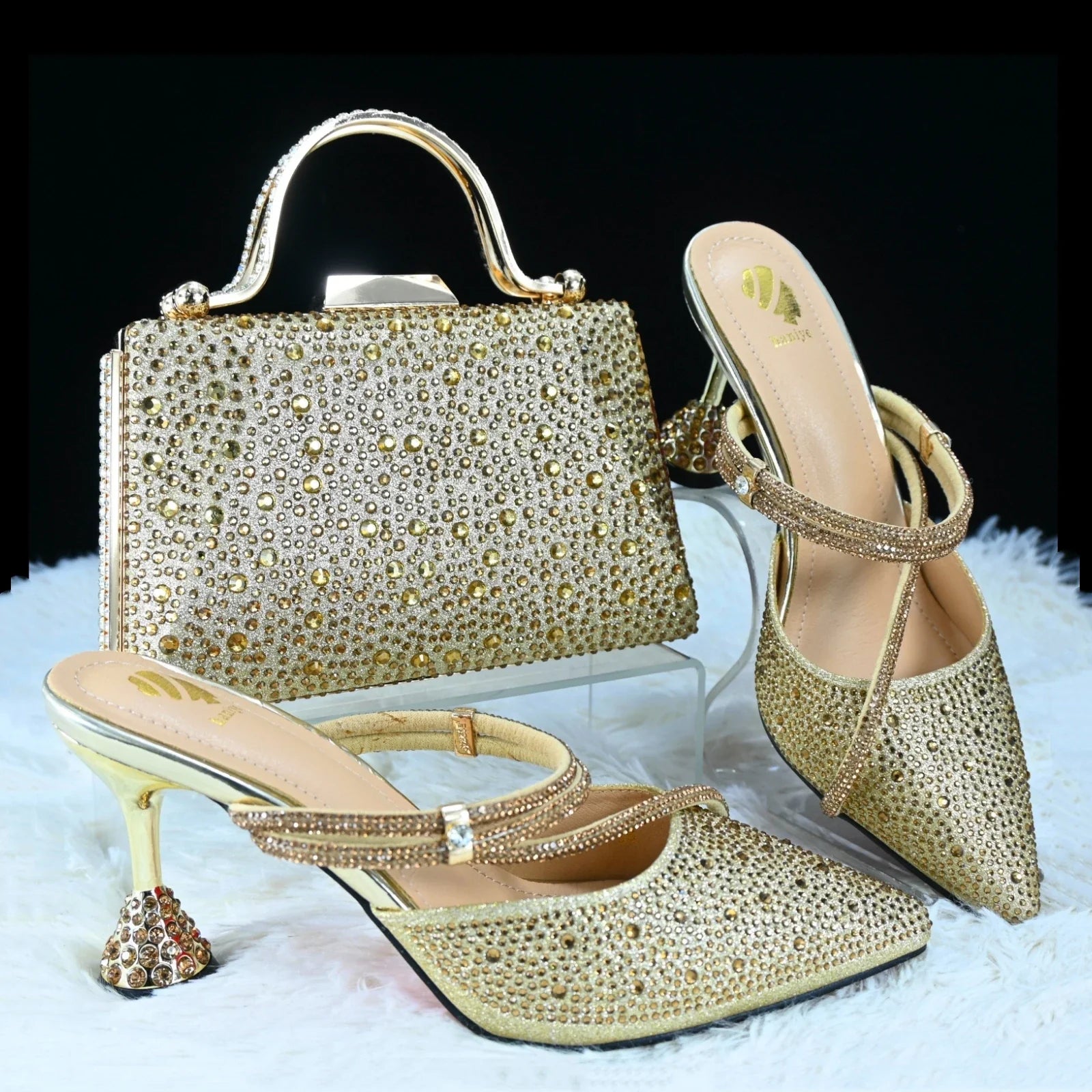 Fashionable bag set designed for women, seamlessly pairing with Italian peep toe pumps for a complete ensemble.