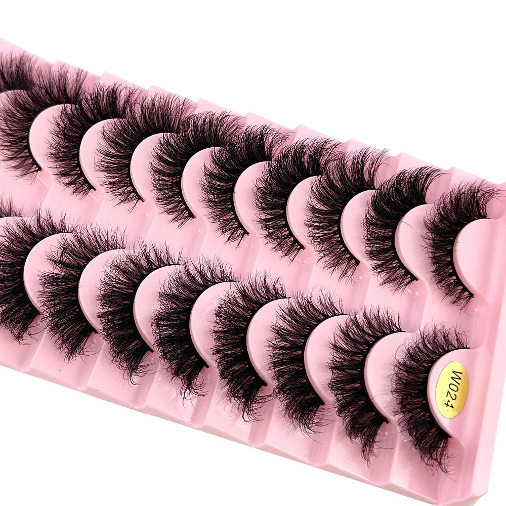 Thick 3D Faux Mink Lashes - Wispy and voluminous false eyelashes for a glamorous and luxurious appearance.